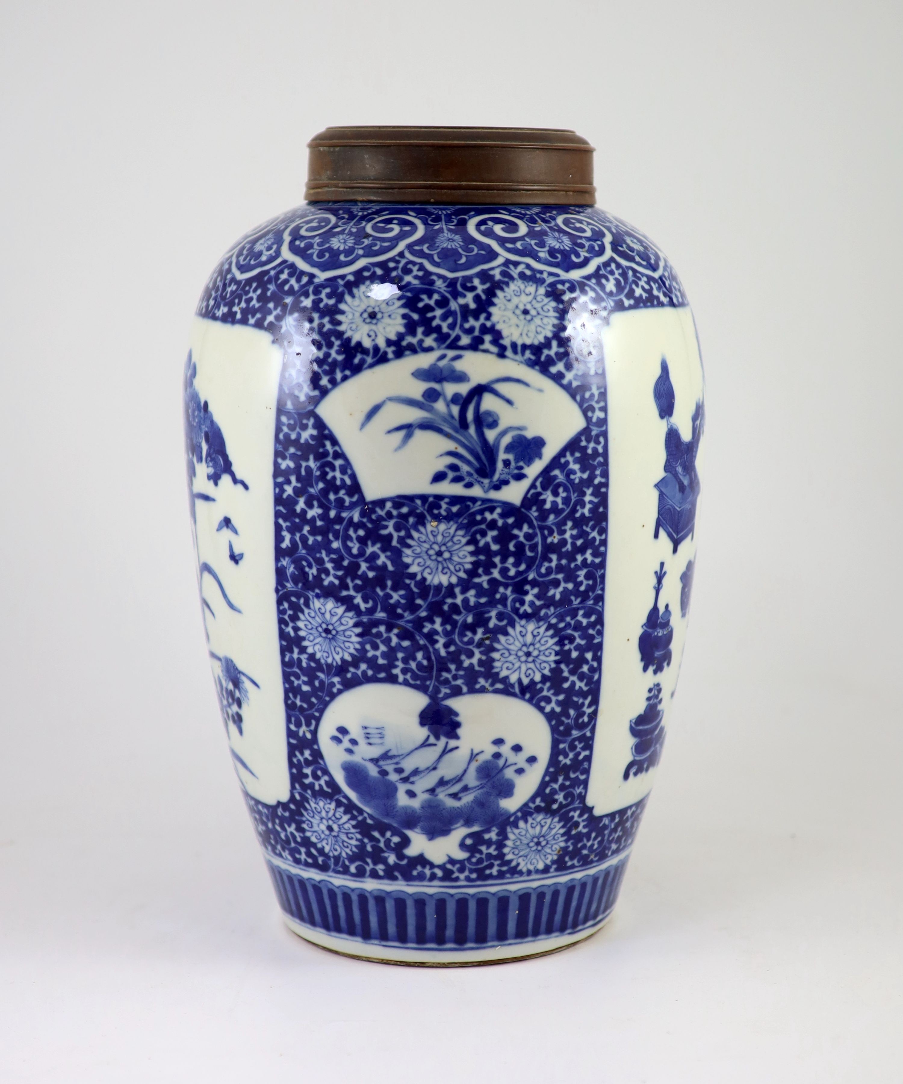 A large Chinese blue and white ovoid jar, 19th century, 35cm high, wood cover